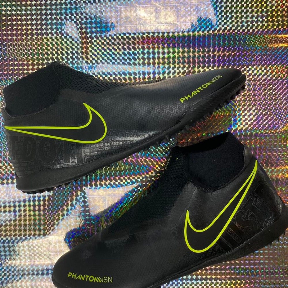 Nike Phantom VSN Academy Sneakers